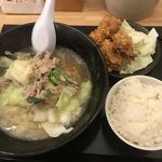 もつそば 風月 - モツラーメン唐揚げセット