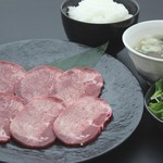 Dokusen sumibiyaki niku hitorijime - 上タンランチ