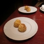 メゾン ポール・ボキューズ - アミューズ・ブーシュはグジェール