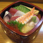 すし善 - 料理写真:ちらし寿司(昼､半額サーヴィス)
