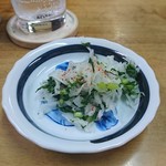 伊勢屋酒店 - 大根の漬物。