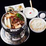 坦々ピリ辛鍋定食