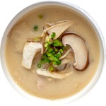 トータルフーズ - 5種のキノコと鶏団子の豆乳かす汁