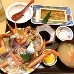 味処・民宿 まつや - きゃー。松江の海鮮丼は舟盛りか。