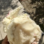 十字軒糕餅舖 - 【寿桃】私がもらったのは白あんの寿桃でした。