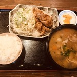 Takeya Shokudou - 野菜たくさんの豚汁と鶏のから揚げ定食　820円