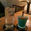 TAIKOO - ドリンク写真:ジントニックとブルーハワイ