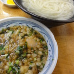 釜あげうどん - 出汁右上卵