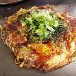 あらたにお好み焼店 - 肉玉そば（500円）