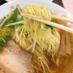 重松飯店 - 丁寧に盛り付けられた細麺が美しい 美味しいラーメンです