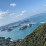 重松飯店 - 来島海峡大橋 写真の左奥が今治市です
