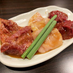 Itamae Yakiniku Ikkou - ホルモン3種（ハーフ盛り） ￥1,120 → ￥780