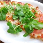 CAFE air - 生ハムとルッコラのピザ