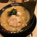 Yokohama Iekei Ramen Yuurakuya - ラーメン醤油