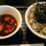 なぜ蕎麦にラー油を入れるのか。 西武新宿店