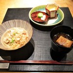 おおたに - 御飯物：鯛と松茸の炊き込み御飯　車麩とみょうがの赤出汁　香の物。　　　　　2019.10.29