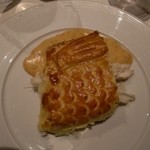 メゾン ポール・ボキューズ - スズキのパイ包み焼き　カットして頂きました＾＾