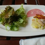 イタリアンダイニング Satoru - ランチの前菜とサラダです
