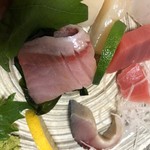 食酒工房 ときや - 真ん中の鰤が一番うまし
