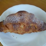 ブーランジュリー ベック - クロワッサン･オ･ザマンド250円(税抜)