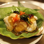 焼肉 強小亭 - ホッキ貝と炙り帆立ポン酢ジュレかけ