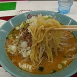 くるまやラーメン - 中太モッチリな麺