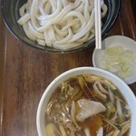 柿屋 うどん - 肉きのこうどん