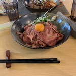 グリル サンキチ - ローストビーフ丼