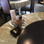 中国・四川料理 龍宮城 - テーブル席（円卓）