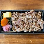 Ekibenya - 大盛牛肉 男の肉飯 ¥1,180
