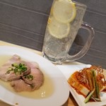運命を変える拉麺屋 丹心 - 晩酌セットの一部