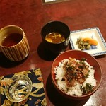 りょうりや 御旅屋 - 胡麻鯖 丼