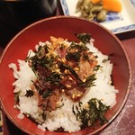 りょうりや 御旅屋 - 胡麻鯖 丼 近接