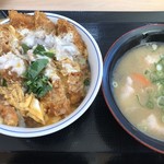Katsuya - カツ丼（松）と豚汁（大）