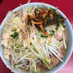 ラーメン二郎 - 子豚野菜からめニンニク少な目