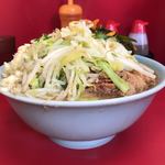 ラーメン二郎 - 子豚野菜からめニンニク少な目