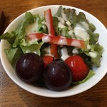 軽食&喫茶 ポニー - 新鮮なサラダ♬ブドウも入ってます♡