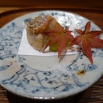 肉割烹 上 - 甘鯛の松笠揚げ