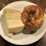 ワインレストラン ドミナス - フォカッチャとシューパン