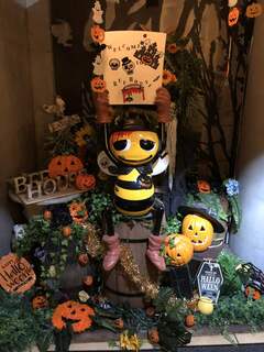 BEE HOUSE - 