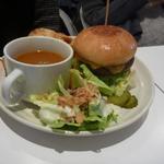 エスビーダイナー コウベ - チーズバーガー　７００円（単品価格）