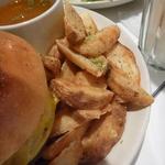 エスビーダイナー コウベ - ポテトも増量