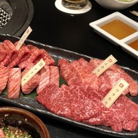 焼肉専科 肉の切り方 日本橋本店 - 