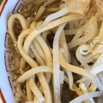 ラーメン 泪橋 - 麺はこんな感じ