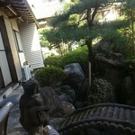 仲佐 - 店内から中庭