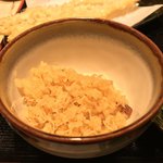 味奈登庵 - 無料の揚げ玉はもちろん貰う。
      アゲダマビンボー！