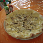 Mont Dor - ゴルゴンゾーラチーズときのこのピッツァ