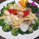 梅蘭 - 海鮮三品と野菜の炒め