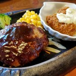 トマト＆オニオン - 日替わりランチ ハンバーグとカキフライ