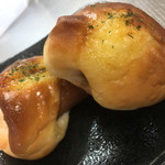 ピースベーカリー - ミニソーセージパン